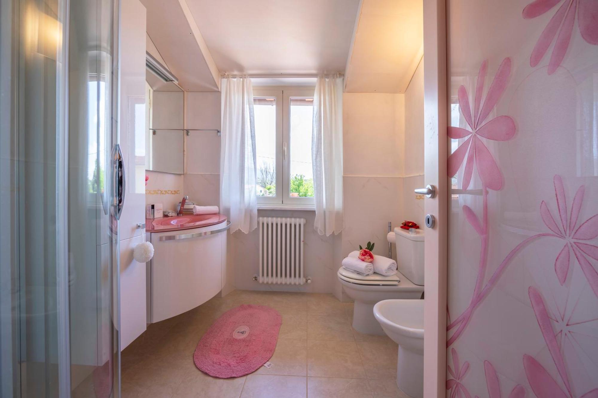 Villa Clara Few Km From The Sea - Happy Rentals بيتراسانتا المظهر الخارجي الصورة
