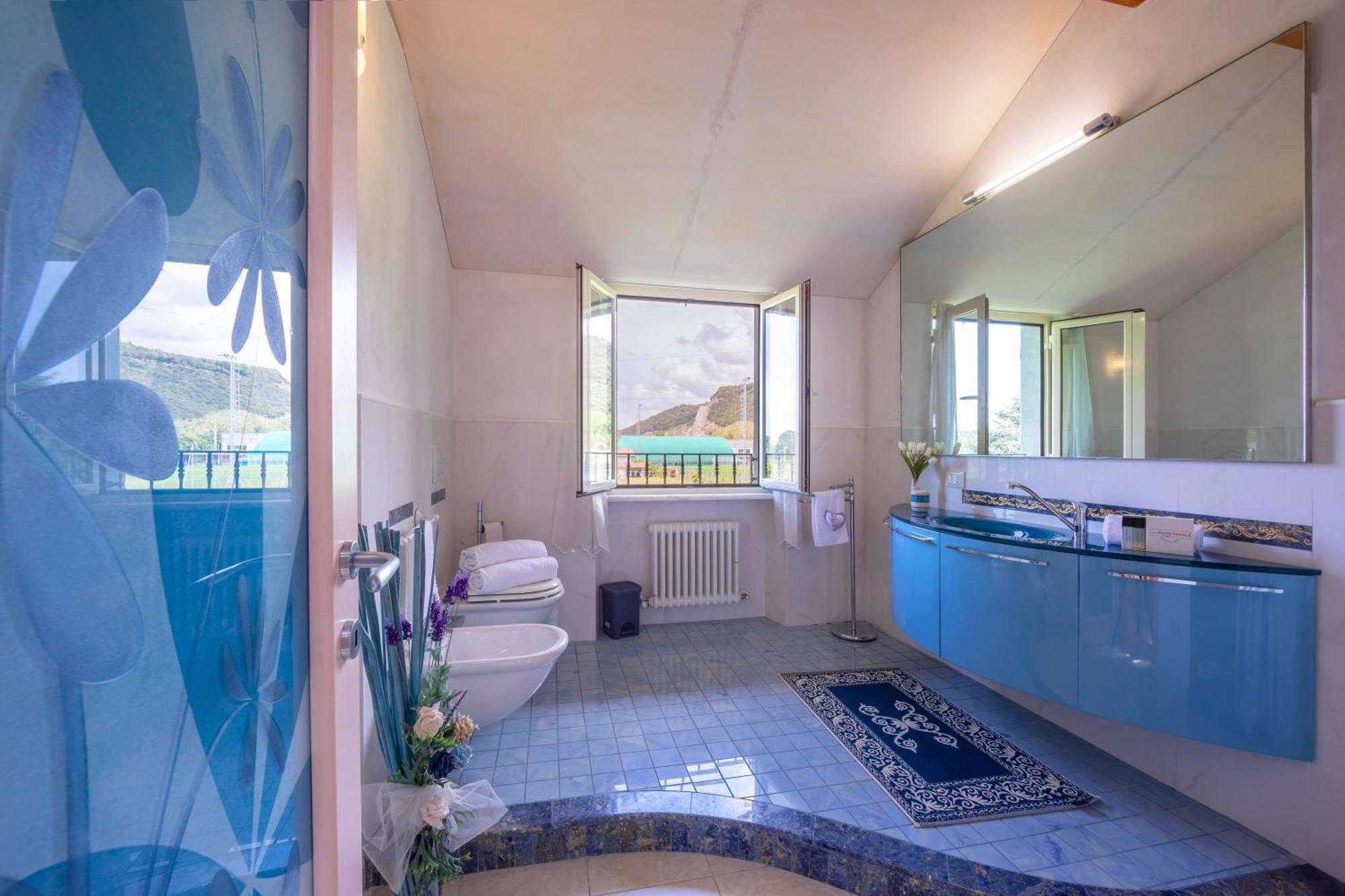 Villa Clara Few Km From The Sea - Happy Rentals بيتراسانتا المظهر الخارجي الصورة