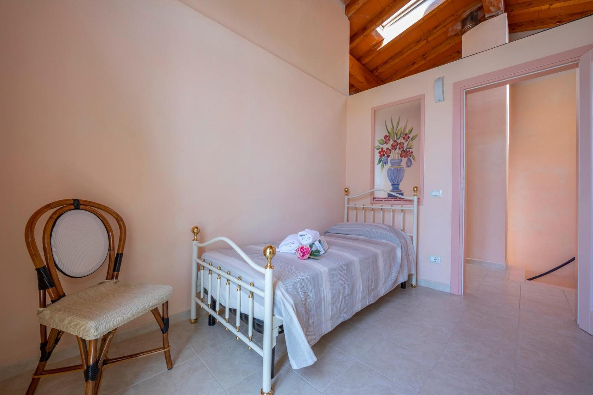 Villa Clara Few Km From The Sea - Happy Rentals بيتراسانتا المظهر الخارجي الصورة